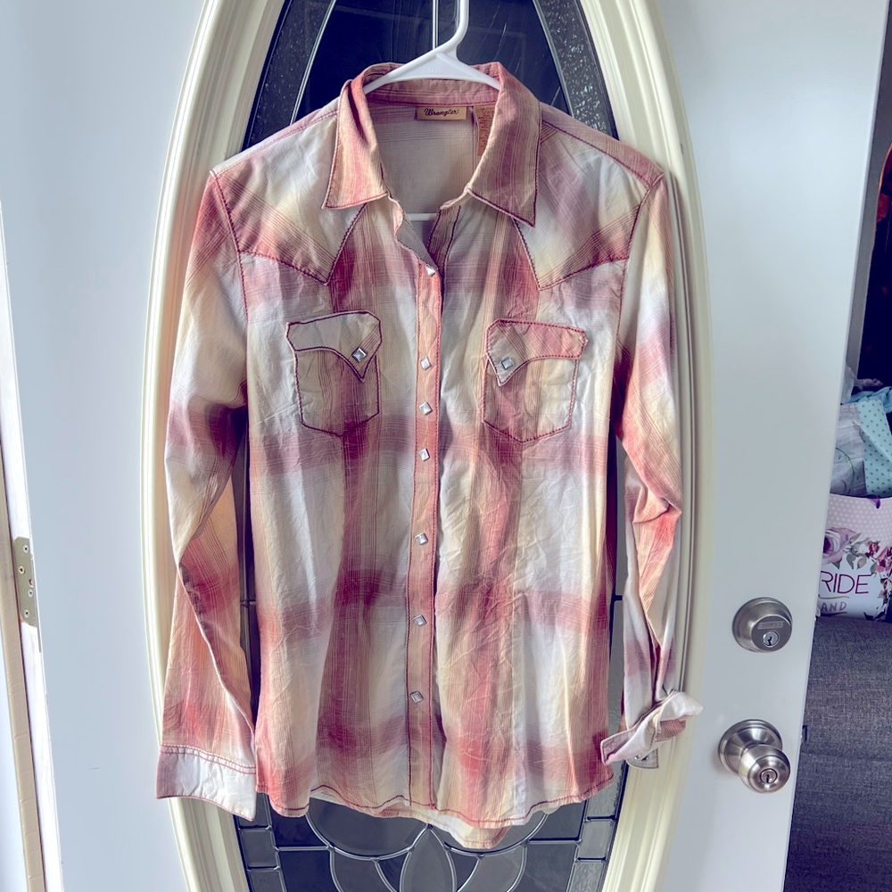 Wrangler Women's Red & Yellow Plaid Crackle Wash Snap Up Shirt size small.